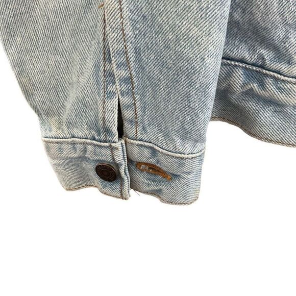 Vintage Levi's Jean Jacket Men's Medium Light Wash Karate Graphic Print - Picture 6 of 16